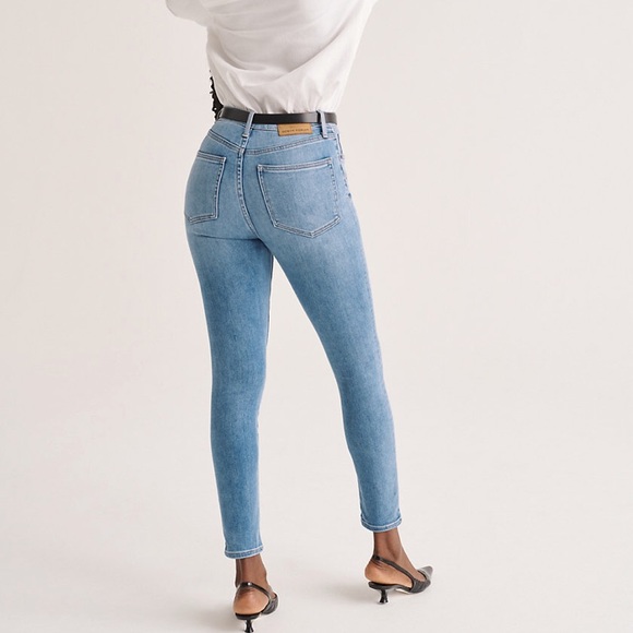 BNWT Aritzia Denim Forum jeans - Size 26 - Picture 3 of 13